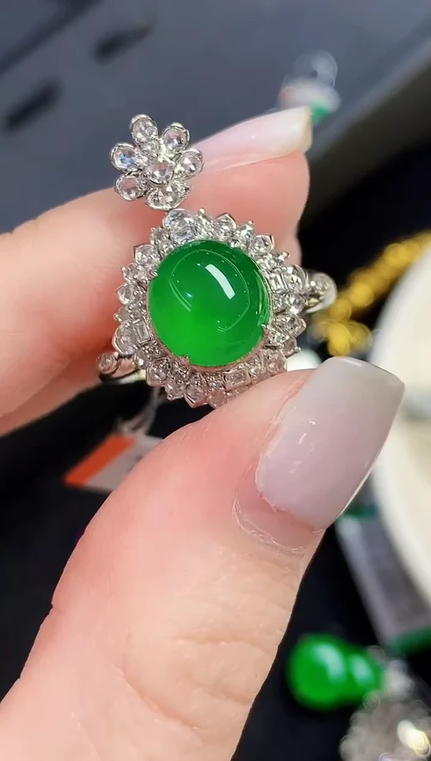 18K金镶嵌戒指翡翠CM