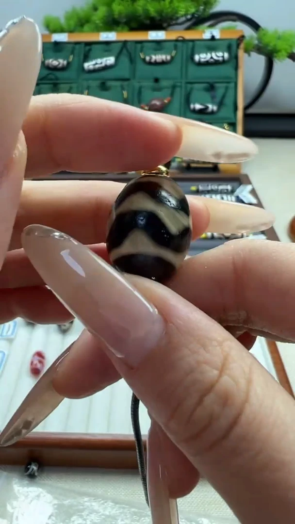 玛瑙/玉髓（覆膜）颈饰合金58微瑕随机发货