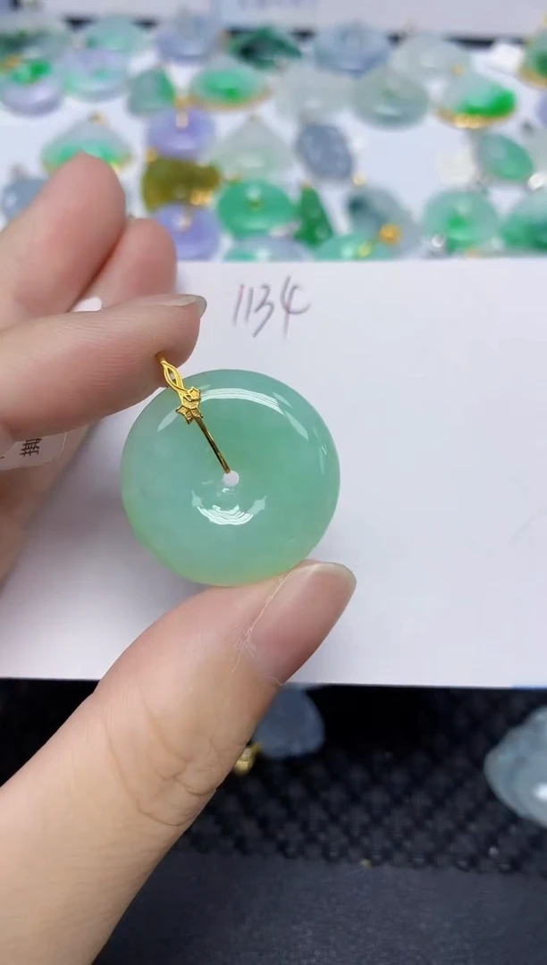 翡翠18K金镶嵌颈饰天然缅甸翡翠A货