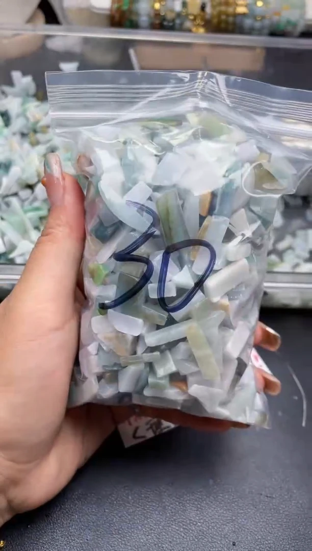 配石翡翠天然翡翠迷你500克30