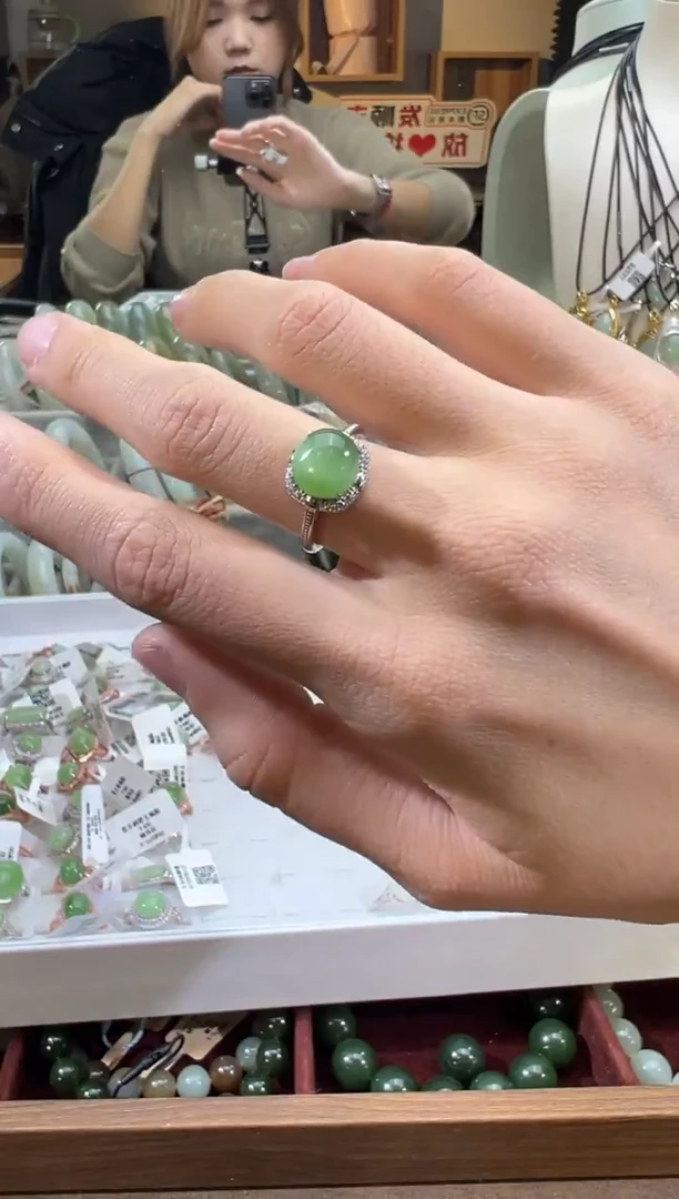 未镶嵌戒指和田玉黑羊洞戒指