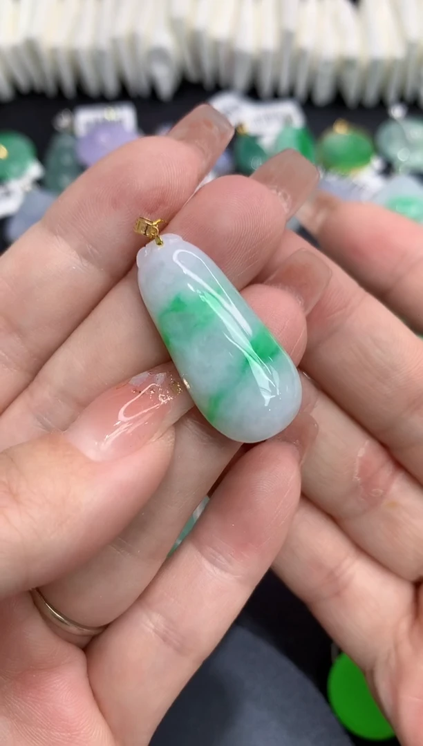 吊坠(不含链)18K金镶嵌翡翠111111111