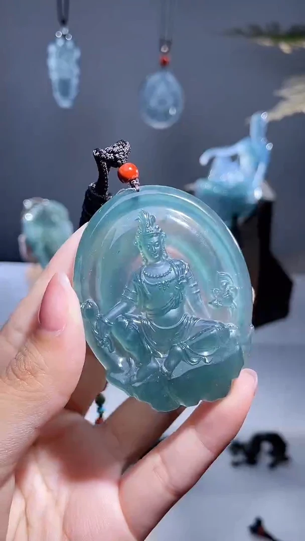 颈饰未镶嵌翡翠观音自在