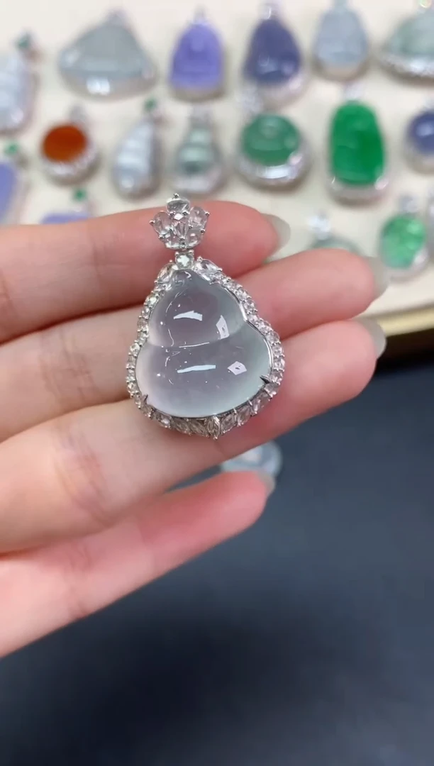 吊坠(不含链)18K金镶嵌翡翠吊坠(不含链)|39800