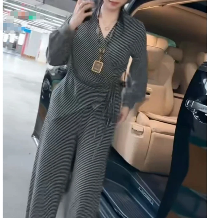 时尚潮流百搭精品女装dgd2902