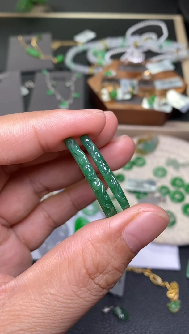 颈饰未镶嵌翡翠R****m净货40831