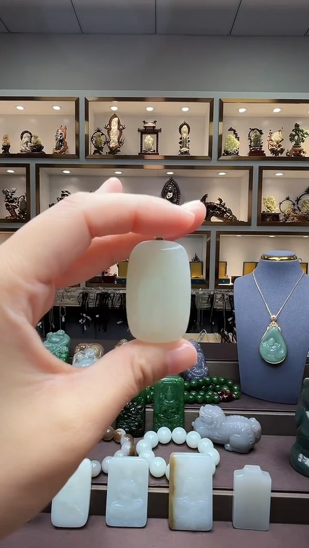 【闪购商品】和田玉颈饰未镶嵌苏