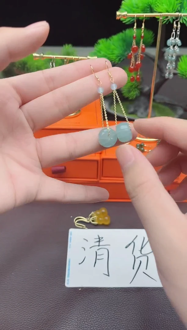 石英质玉（天山翠）银S925镶嵌耳饰716000