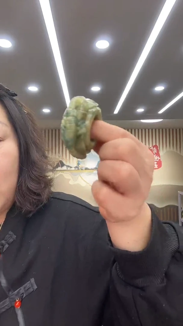 未镶嵌蛇纹石玉玉件蝎子