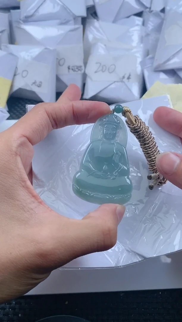 翡翠未镶嵌颈饰