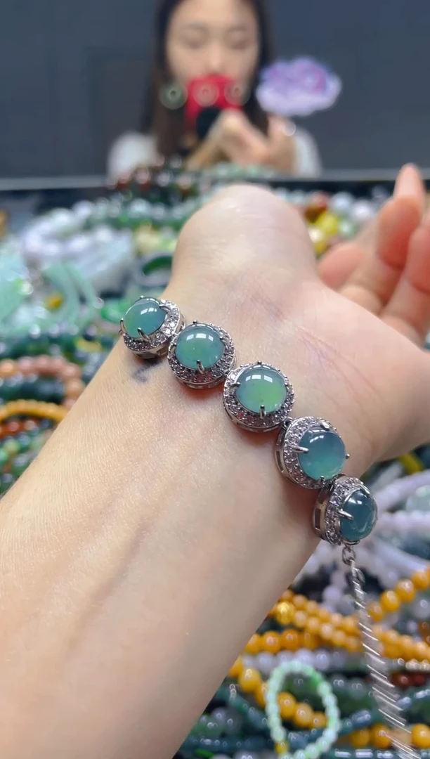 颈饰未镶嵌翡翠/V/翡翠A货，一件也是批发价