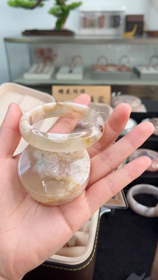 未镶嵌手镯石英质玉57圈口（赠品镯心）3910092