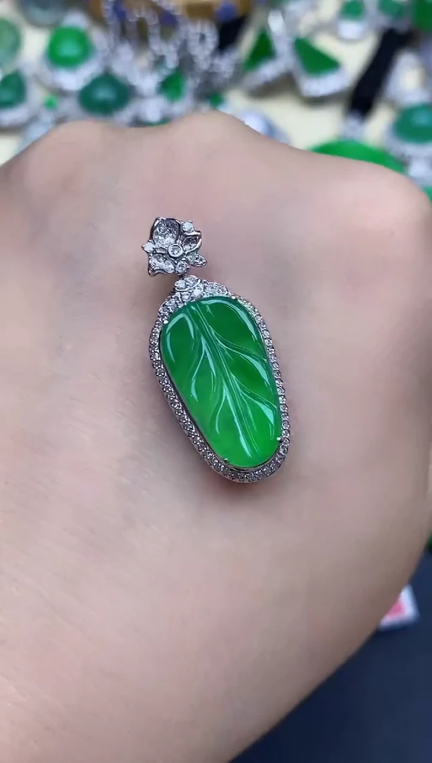 颈饰18K金镶嵌翡翠499-中国好珍宝