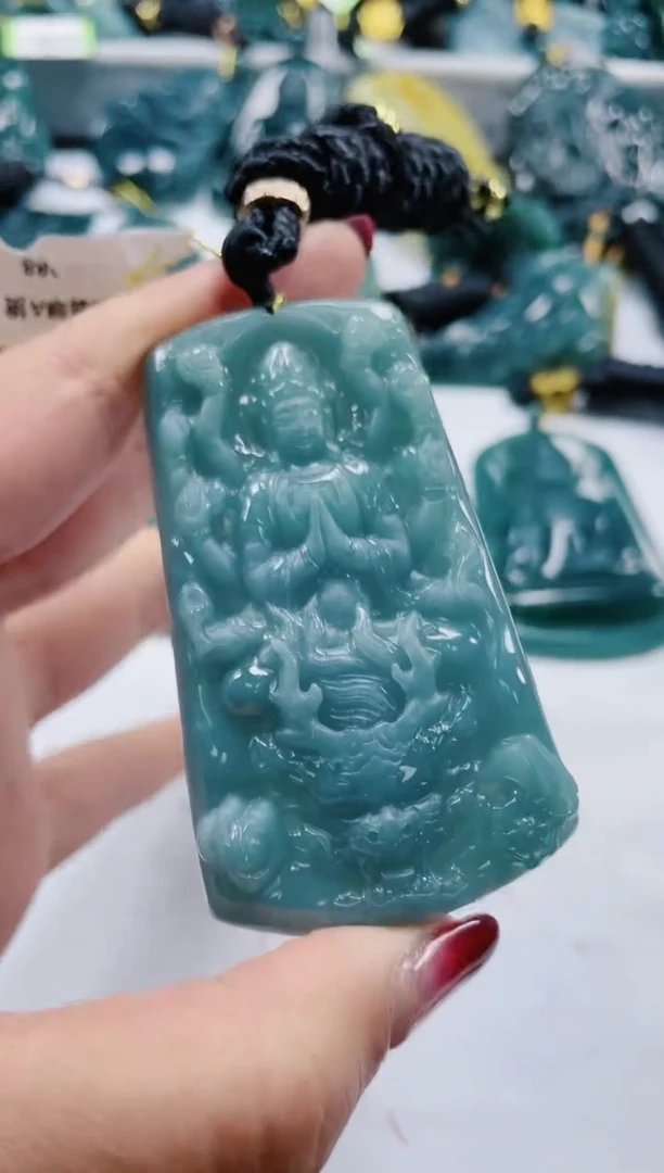【闪购商品】翡翠颈饰未镶嵌