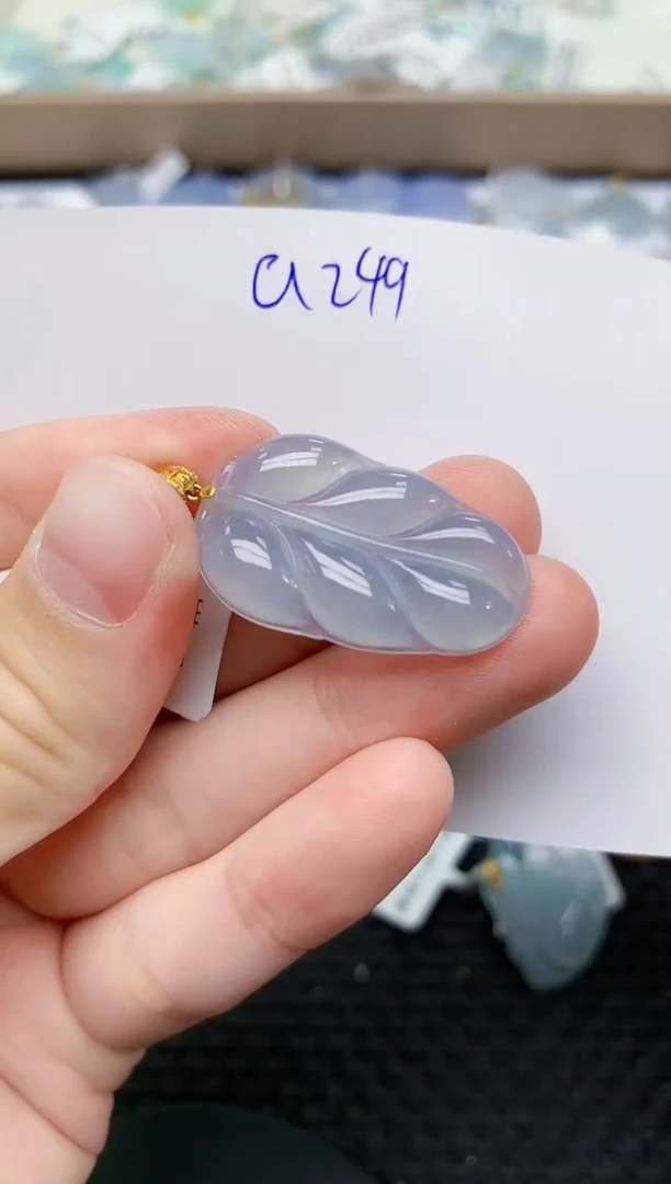 翡翠18K金镶嵌颈饰天然翡翠A货