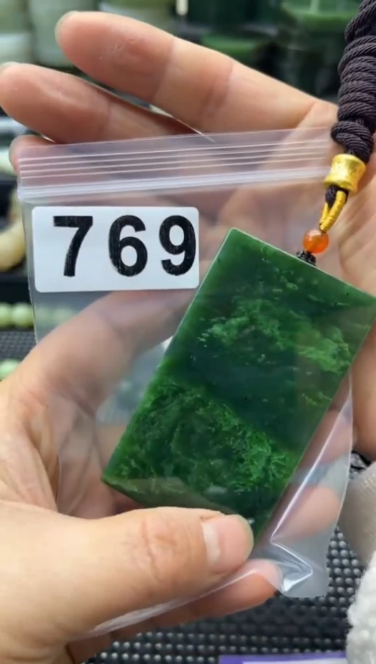 未镶嵌和田玉珠宝半成品牌子