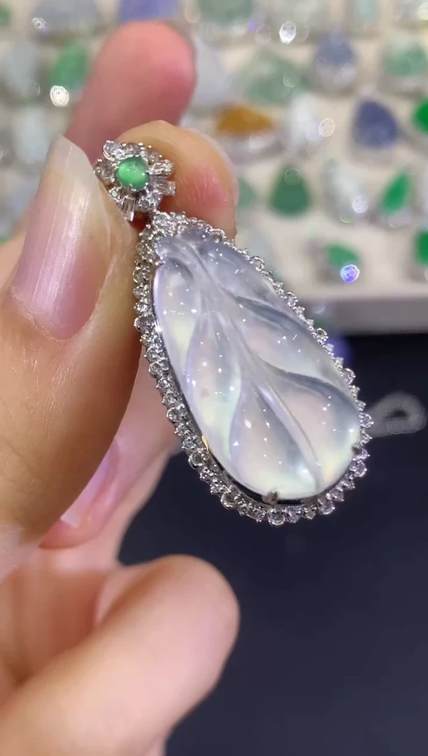 吊坠(不含链)18K金镶嵌翡翠B191