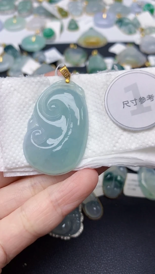 颈饰18K金镶嵌翡翠天然缅甸A货翡翠
