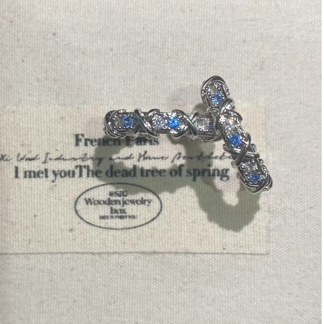 铜合金锆石戒指 银蓝色万花筒 气质轻奢时尚欧美个性镶嵌指环