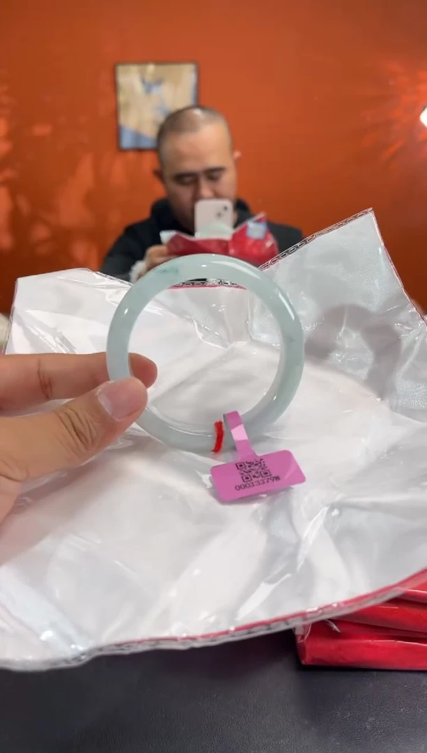 未镶嵌手镯翡翠1        圈口58