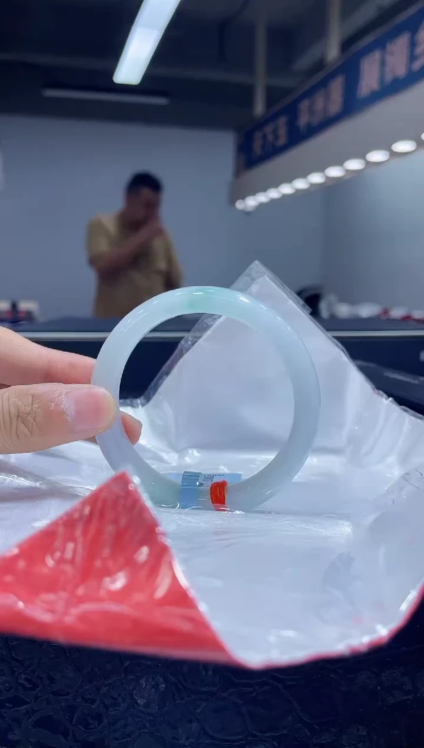 未镶嵌手镯翡翠4