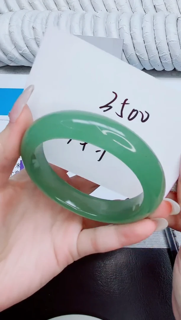 未镶嵌手镯石英质玉206/63.2