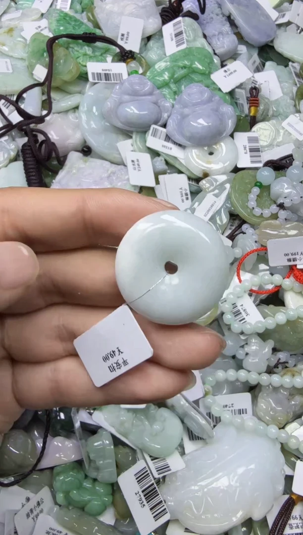 【闪购商品】翡翠颈饰未镶嵌00018139