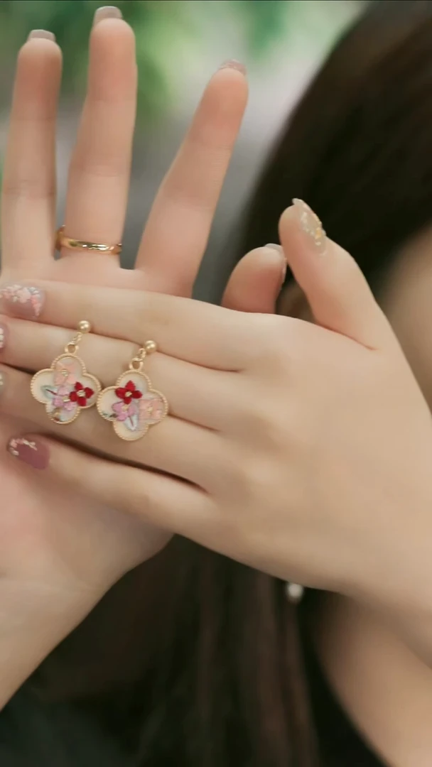 刺绣湘传礼纯手工刺绣耳坠