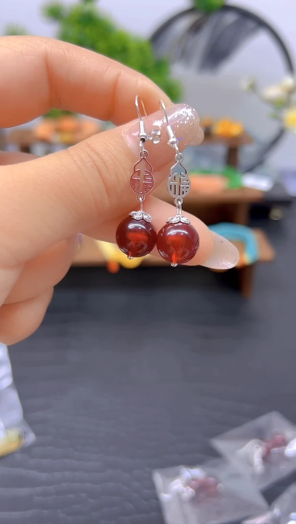 【闪购商品】血珀耳饰银S925镶嵌耳饰E576