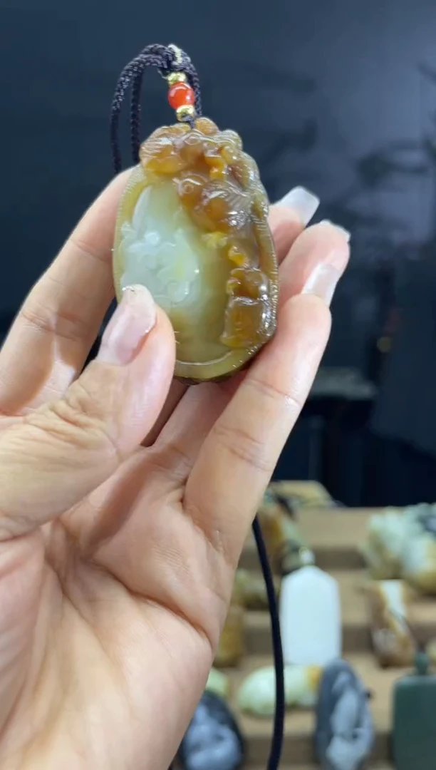 颈饰未镶嵌和田玉1