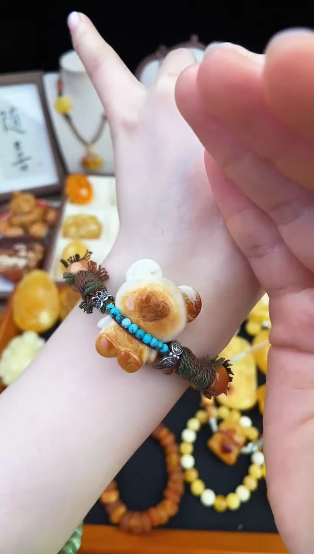 琥珀未镶嵌珠宝奇石?**头柒月