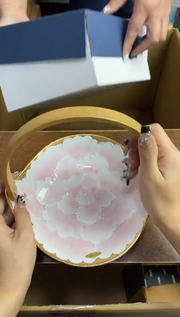 【闪购商品】瓷片隆莲瓷器欢迎大家