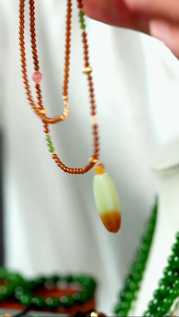 吊坠(赠链)未镶嵌和田玉糖白