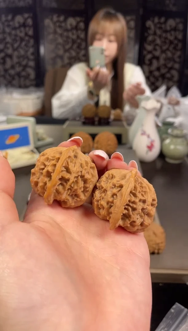 【闪购商品】文玩核桃把件苹果园42尺-1