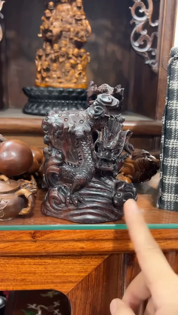 手刻龙小笔筒（带原盒）