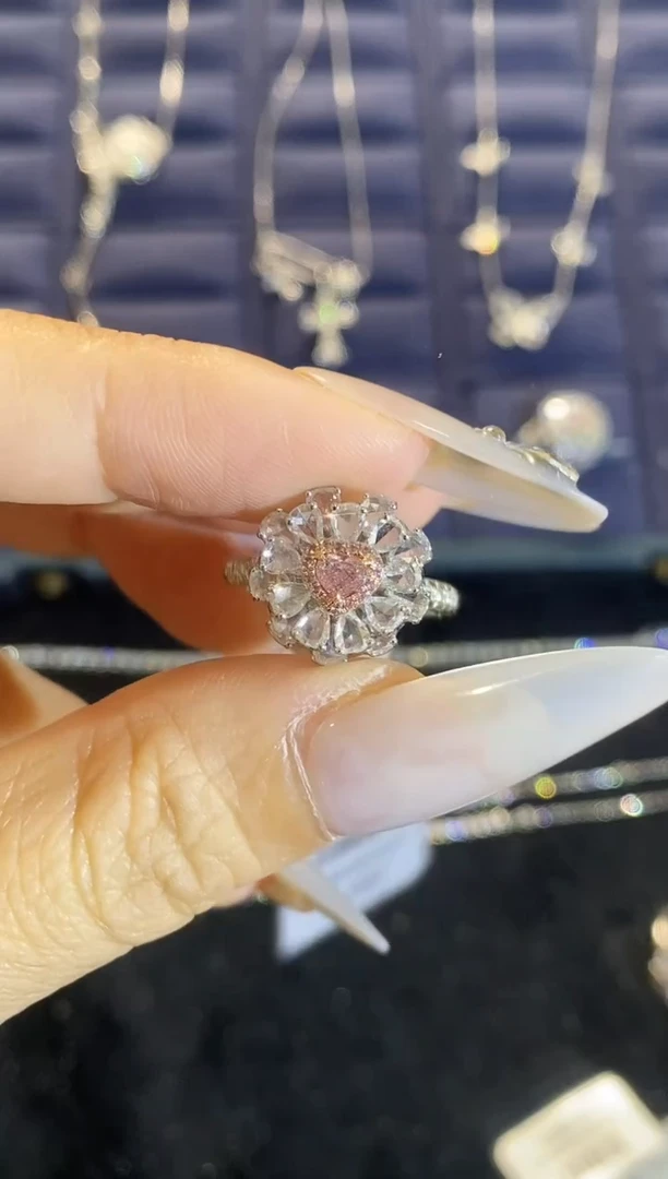 戒指18K金镶嵌钻石21