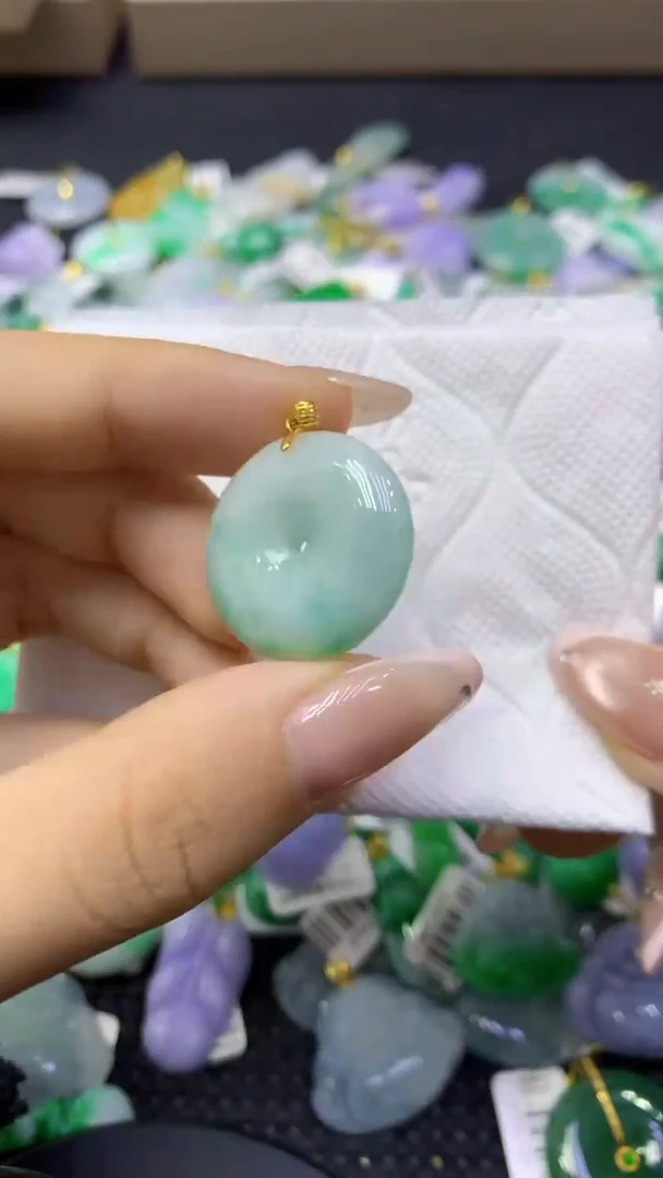 颈饰未镶嵌翡翠天然缅甸翡翠A货