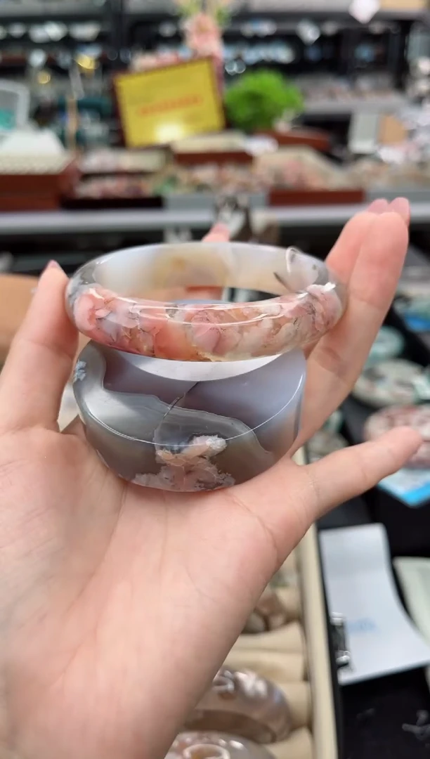 【闪购商品】石英质玉手镯未镶嵌62圈口（赠品镯心）3931406