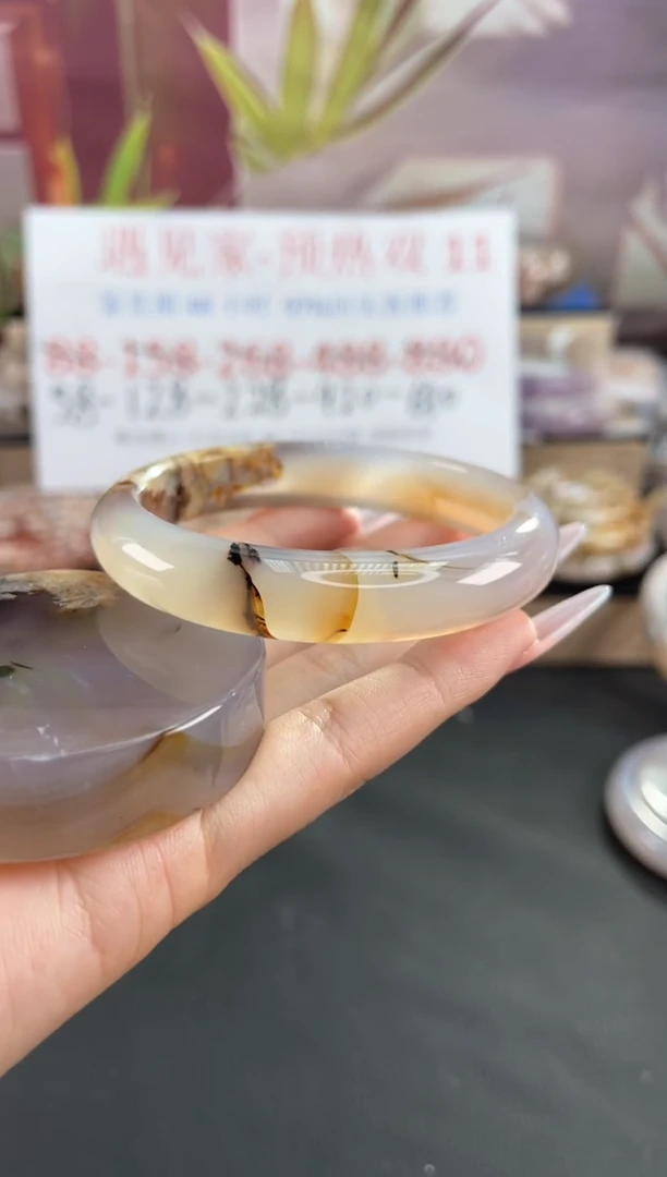 未镶嵌手镯石英质玉60