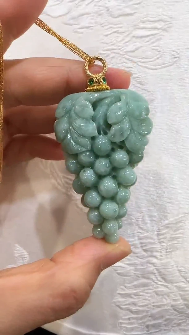 翡翠未镶嵌颈饰国风