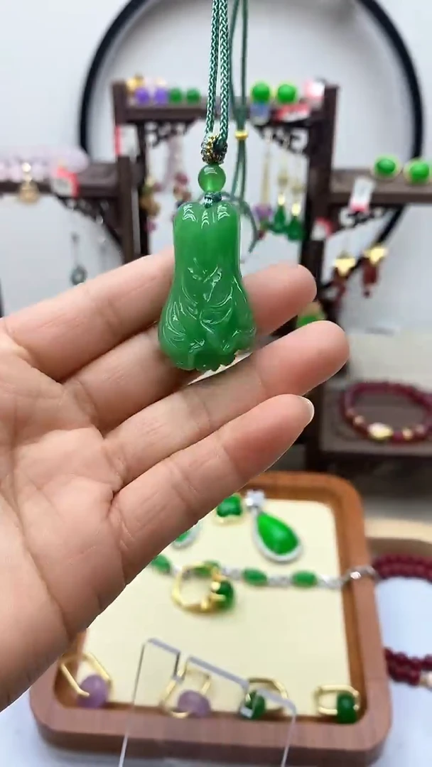 【闪购商品】翡翠吊坠(赠链)银S925镀金镶嵌白菜260