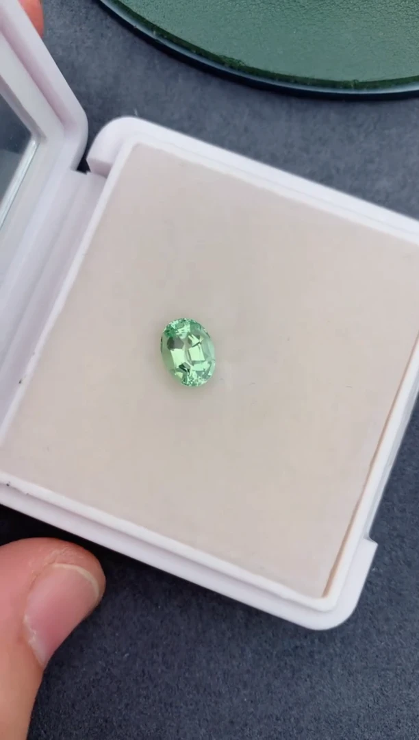 未镶嵌裸石碧玺1.5ct 薄荷绿绿碧玺