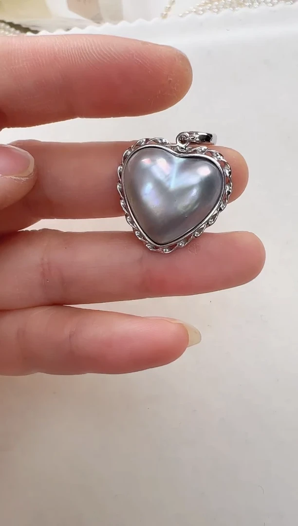 【闪购商品】拼合珍珠（马贝珠）颈饰银S925镶嵌灰色麻花爱心