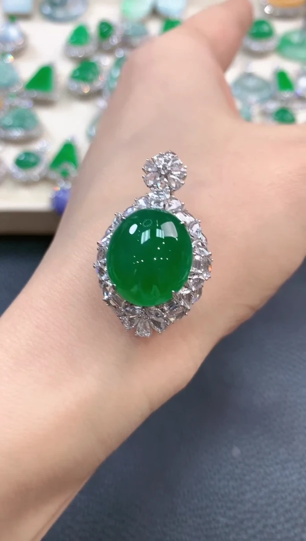 【闪购商品】翡翠吊坠(不含链)18K金镶嵌m95