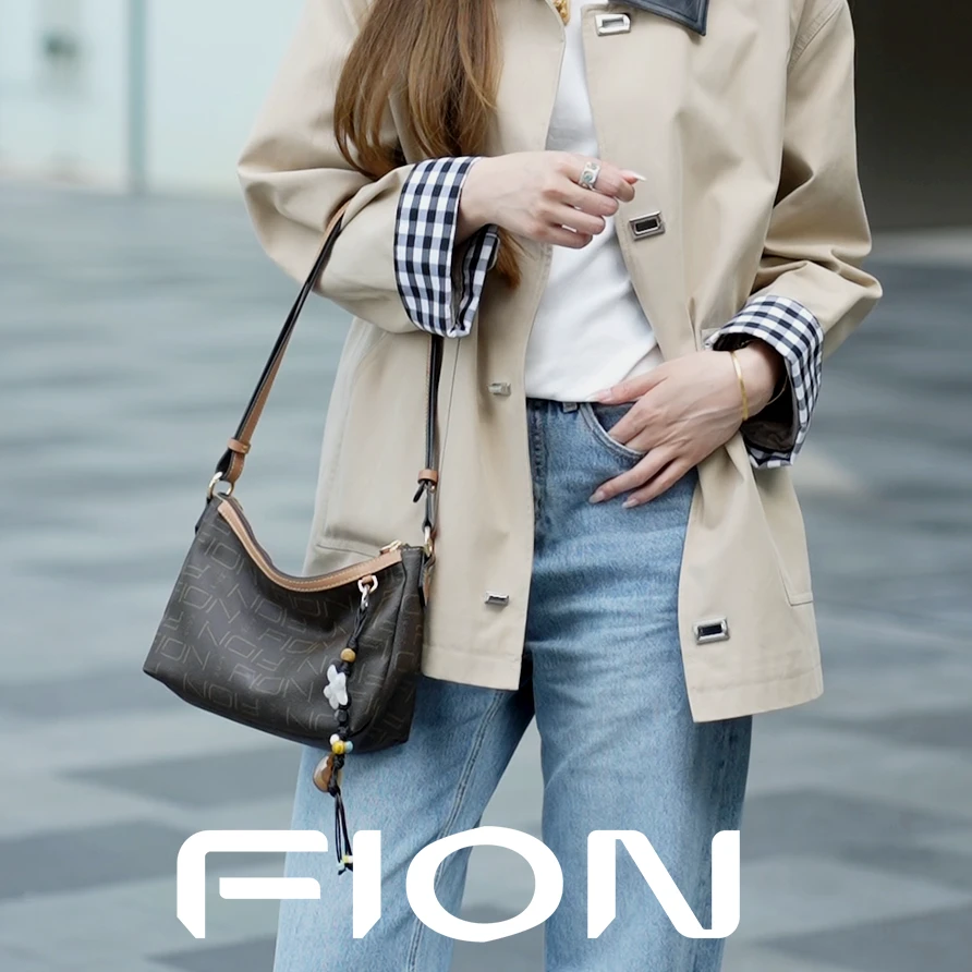 Fion/菲安妮【爆款送包挂】经典简约百搭斜挎单肩饺子包FAAFIFS417