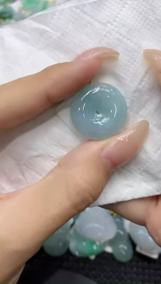 颈饰18K金镶嵌翡翠111111111111
