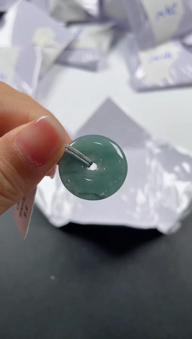 翡翠未镶嵌颈饰1694