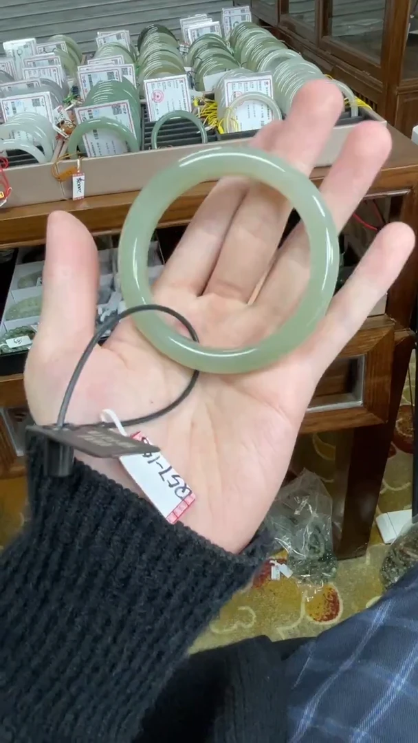 未镶嵌手镯和田玉57