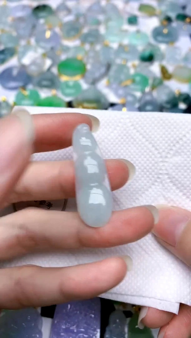 颈饰未镶嵌翡翠天然A货翡翠