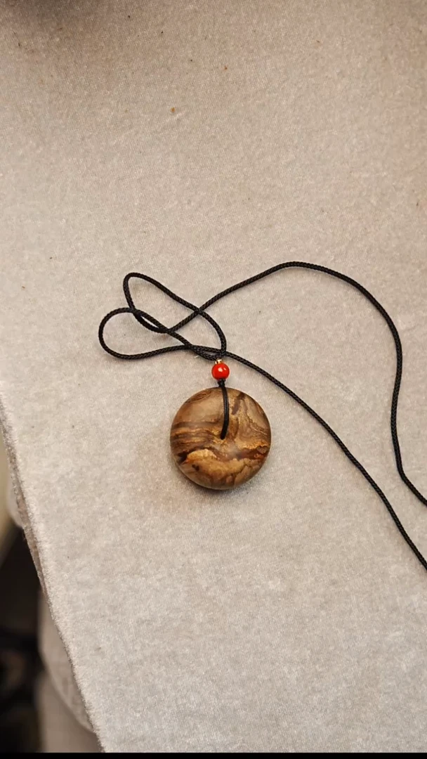 沉香吊坠达拉干平安扣吊坠8g    03252